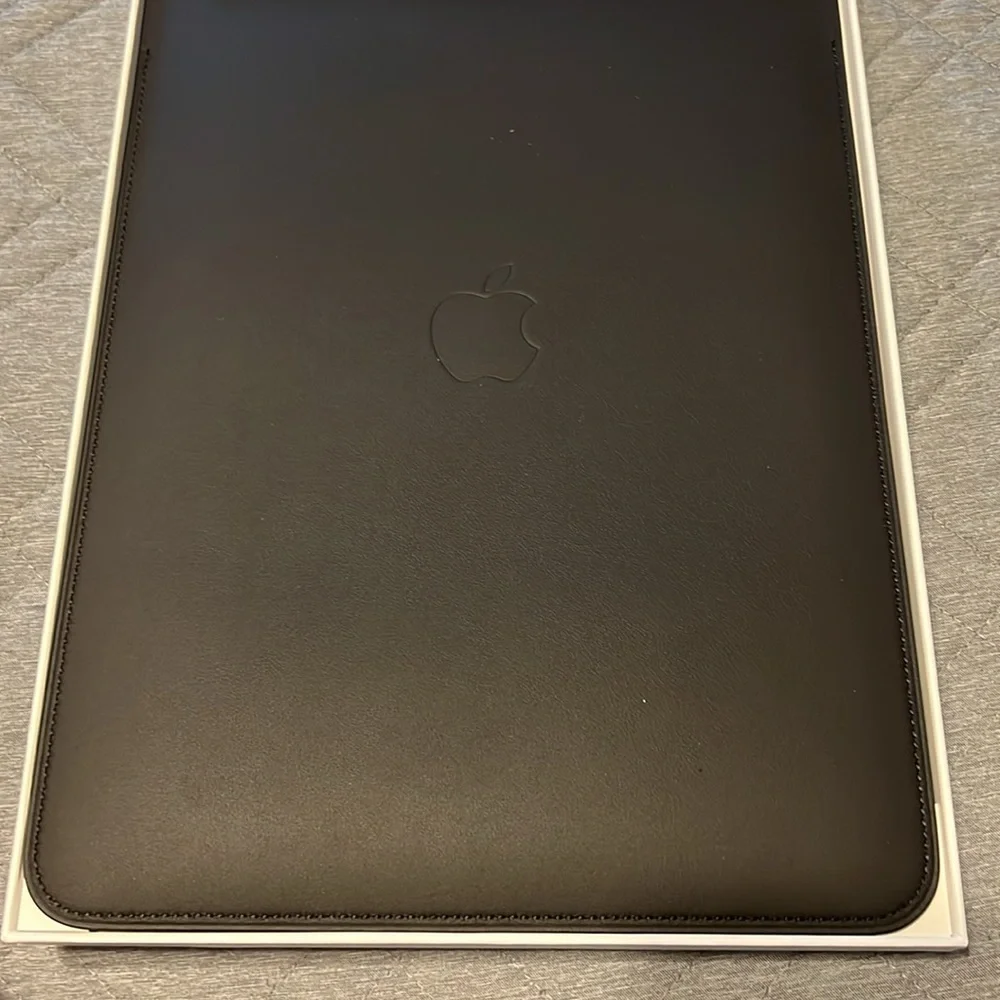 iPad Pro (10.5-inch) Leather Sleeve